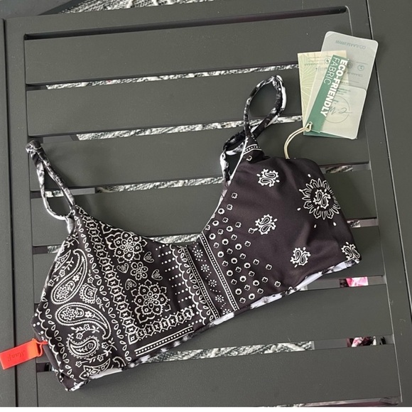 (SET) Ebony Tie Dye Reversible Bikini. - Picture 9 of 9